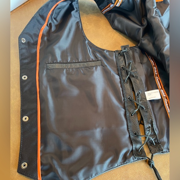 Custom Bilt Button Down Black Leather V-Neck Motorcycle Biker Vest - Picture 8 of 14